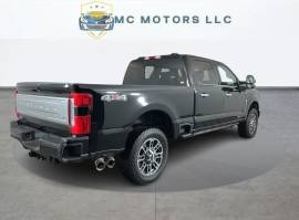 2025 Ford F-250 Super Duty Platinum Crew Cab