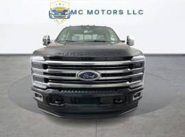 2025 Ford F-250 Super Duty Platinum Crew Cab