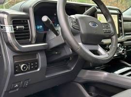 2025 Ford F-450 Super Duty Lariat Crew Cab LB DRW