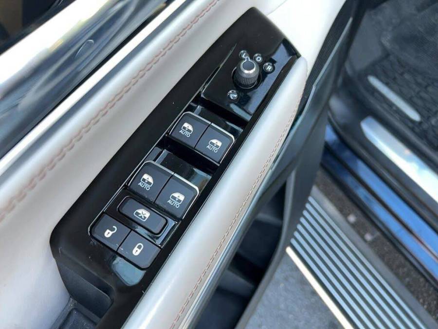 2023 Jeep Grand Wagoneer L Series I - Photo 6