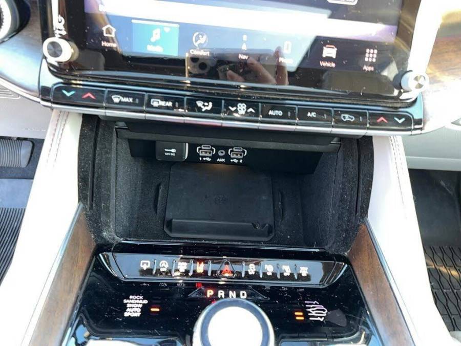 2023 Jeep Grand Wagoneer L Series I - Photo 10