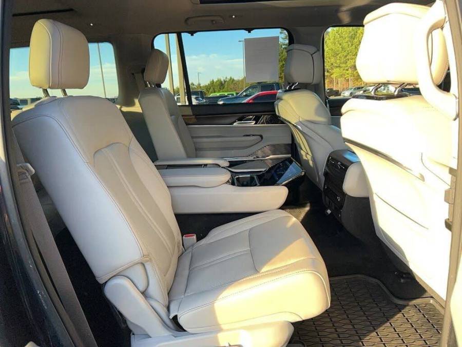 2023 Jeep Grand Wagoneer L Series I - Photo 22
