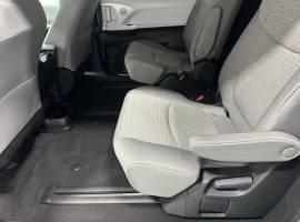 2025 Toyota Sienna LE 8-Passenger