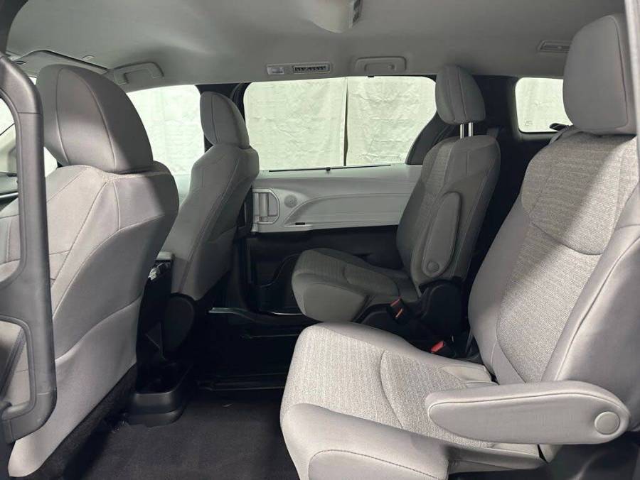 2025 Toyota Sienna 12